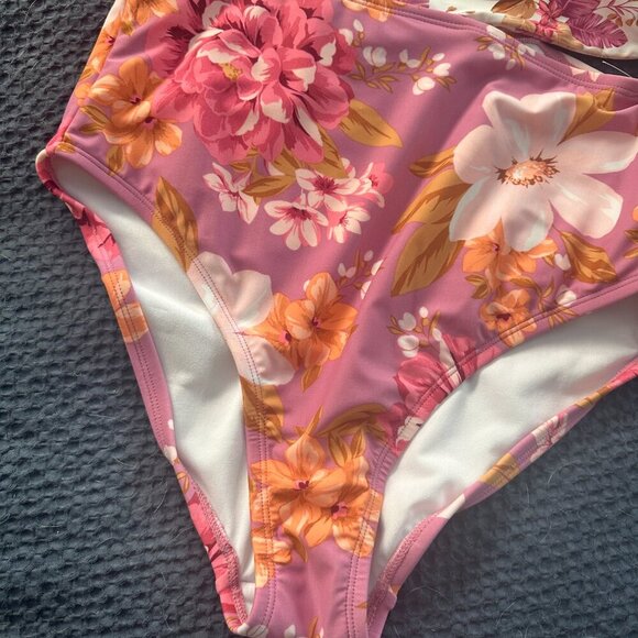 KONA SOL New NWT Strapless Cutout One Piece Swimsuit Size Medium 8-10 - Picture 4 of 10